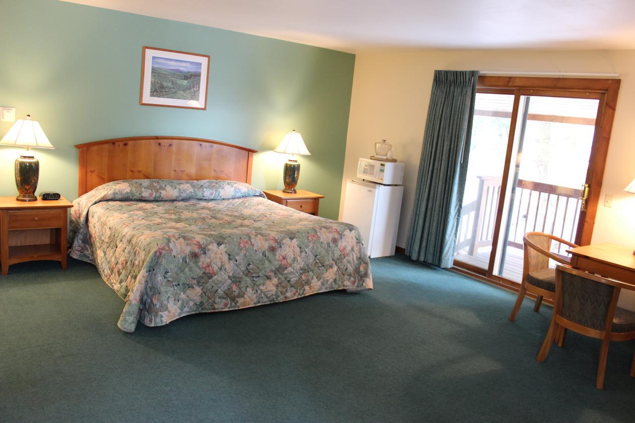 Nootka Lodge Woodsville ภายนอก รูปภาพ