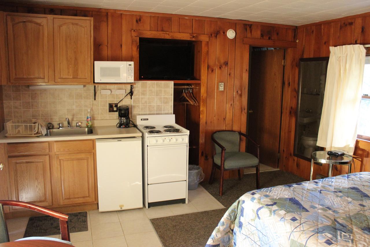 Nootka Lodge Woodsville ภายนอก รูปภาพ