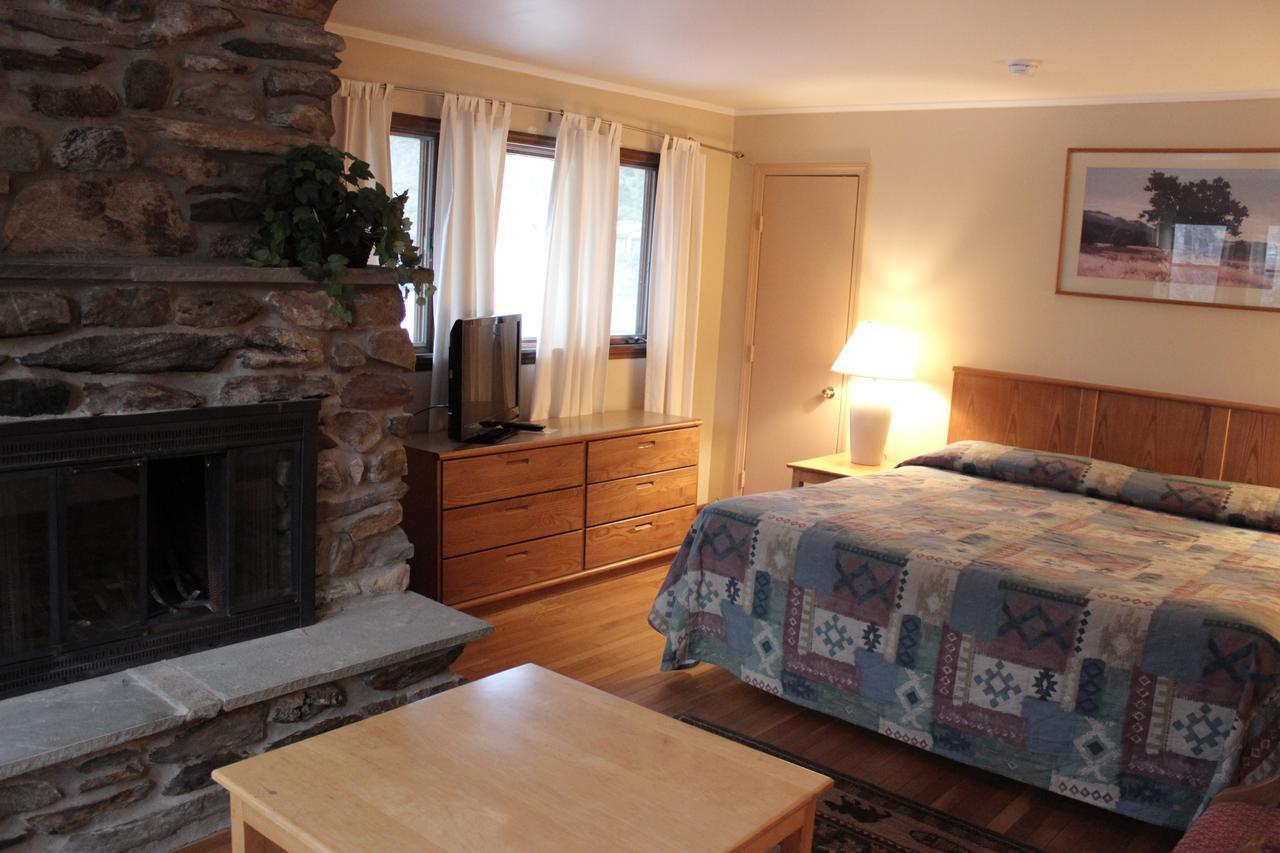 Nootka Lodge Woodsville ภายนอก รูปภาพ