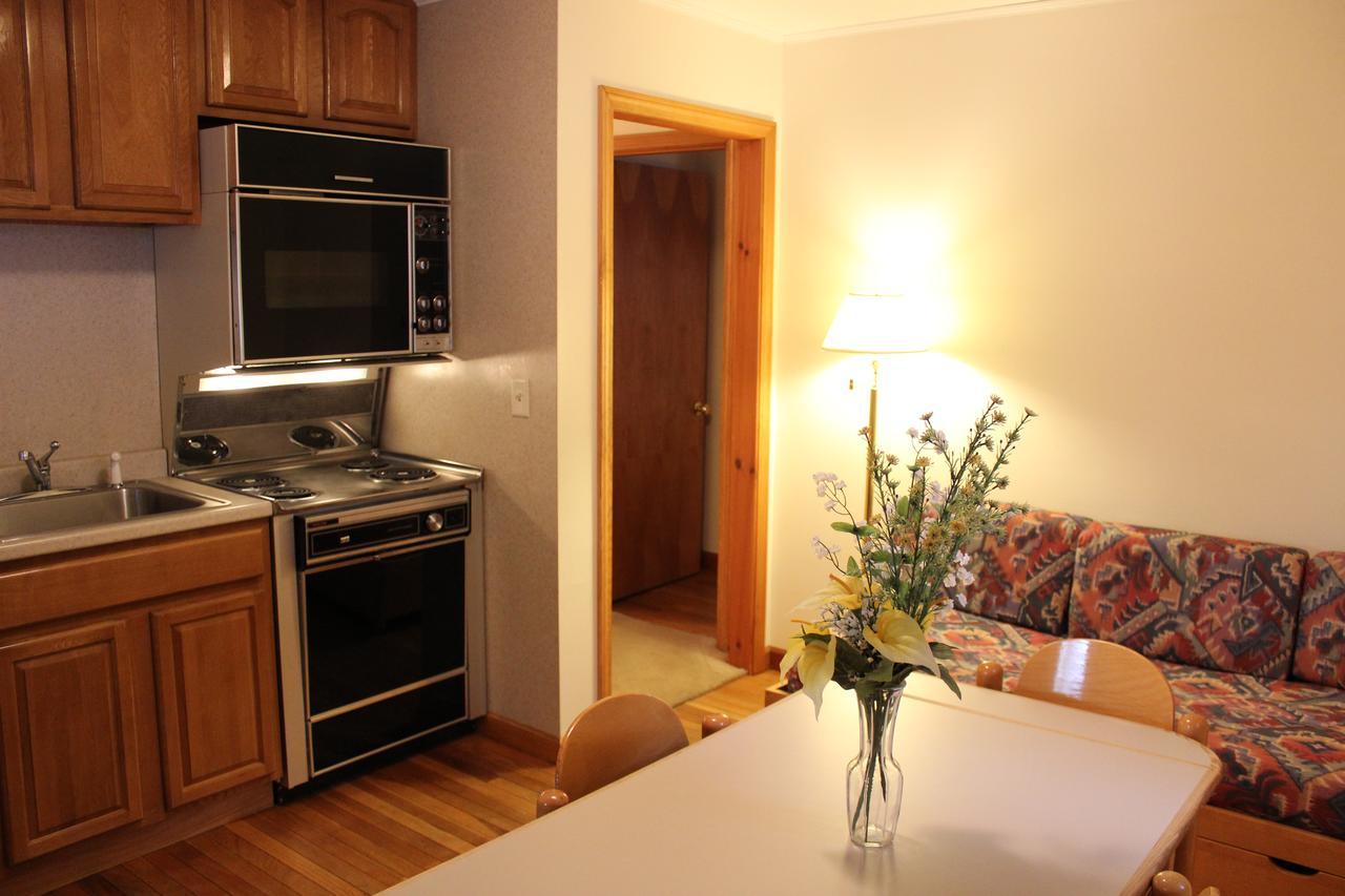 Nootka Lodge Woodsville ภายนอก รูปภาพ